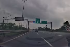 Phạt tiền, tước bằng lái của tài xế đi ngược chiều cao tốc