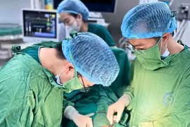 Giành lại sự sống cho thai phụ chửa ngoài tử cung, vỡ gây sốc mất máu