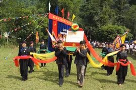 Bí mật Chúa Bầu dưới Cổ thành Trung Đô