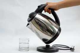 Nước mưa “bẩn” có ảnh hưởng thiết bị điện?