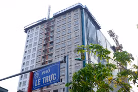 Gallery - Tòa Nhà 8B Lê Trực Xây Dựng Sai Phép - image 10