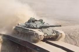 Xe tăng T72, T-90 Ấn Độ có thực sự "đè bẹp" được ZTQ-15 Trung Quốc?