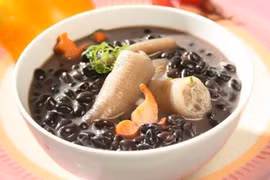 Đuôi lợn hầm đậu đen - món ăn giúp “cuộc yêu” luôn sung mãn