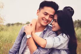 Chặng đường yêu của cặp đôi Tú Vi và Văn Anh
