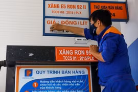Giá xăng dầu đồng loạt giảm