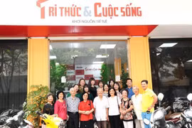Báo Tri thức và Cuộc sống gặp mặt các thế hệ làm báo KHĐS