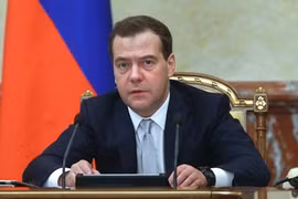 Thủ tướng Nga Dmitry Medvedev: Ukraine đang vỡ nợ 