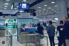 Gallery - Vua Thái Lan Băng Hà - image 12