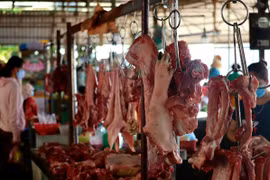 Heo hơi quay đầu giảm giá sau khi đạt đỉnh
