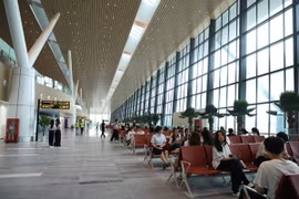 Ga T3 Tân Sơn Nhất bị mưa dột: Bộ Xây dựng yêu cầu kiểm tra