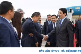 Chủ tịch nước Lương Cường bắt đầu thăm chính thức Peru và tham dự APEC