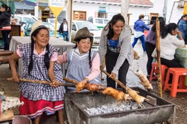 Kinh hãi món đặc sản chuột lang gây tranh cãi của Peru