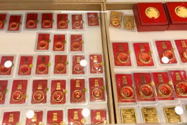 Giá vàng trong nước giảm mạnh, vàng nhẫn ngang giá vàng miếng