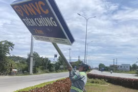 Loạt biển “VNVC TIÊM CHỦNG” sai Luật Quảng cáo, sai Luật Giao thông