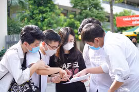 Nên bỏ xét điểm thi tốt nghiệp THPT?