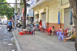 TS Phạm Quang Long: Nên ủng hộ thu phí vỉa hè