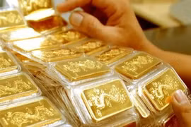Giá vàng bất ngờ giảm mạnh ngày vía Thần tài