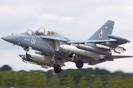 Việt Nam "chốt hạ" chọn mua máy bay chiến đấu Yak-130 của Nga
