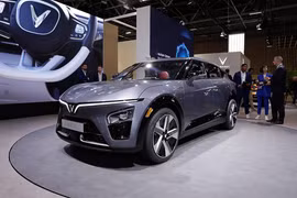 Soi chi tiết xe SUV điện VinFast VF7 2023 hoàn toàn mới