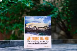 Tháng mười đọc sách về Hà Nội