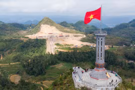 Gallery - Mã Pì Lèng Panorama xây dựng trái phép - image 10