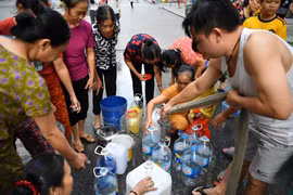 Gallery - Xả thải đầu độc nước sông Đà - image 7