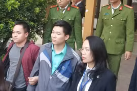 Gallery - Phiên tòa xét xử bác sĩ Hoàng Công Lương - image 9