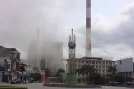 Người dân lo lắng vì khói bụi mù mịt quanh Nhà máy Nhiệt điện Uông Bí 