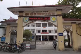Tai nạn xa xót của ngành y: Thai nhi bị đứt cổ vừa mới sinh 