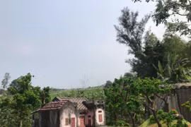 Bỏ việc văn phòng, 9x trở về dựng nhà xưa, khách thi nhau đặt mua