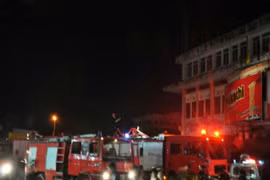 Cháy chợ Phủ Lý, hàng ngàn tiểu thương hốt hoảng 