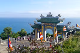 Chùa Linh Ứng - cõi Phật giữa chốn trần gian
