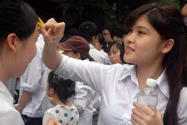 Ngắm thí sinh xinh như hot girl sau môn thi Toán