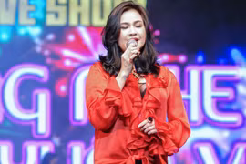 Thanh Lam đỏ nồng nàn những ngày đầu năm mới