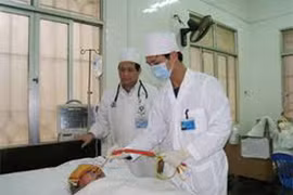 Người già cẩn thận chảy máu đường tiêu hóa
