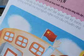 Bộ chỉ đạo không mua sách có “trường học cắm cờ Trung Quốc”