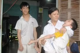Gia đình 5 người và nghị lực sống phi thường