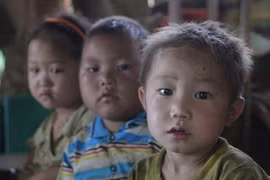 Ánh mắt “lạ” ở Púng Luông và Khau Phạ