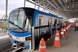 Tàu Metro Bến Thành - Suối Tiên chạy thử nghiệm xuyên Tết