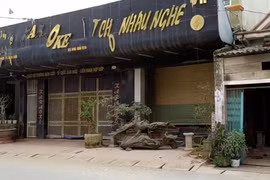 Phá sới bạc “khủng” trong quán karaoke: Đủ chiêu trò của kẻ “khát nước“