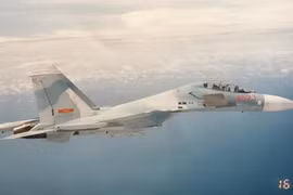 Hình ảnh tiêm kích Su-27 của Không quân Việt Nam những ngày còn "bỡ ngỡ" 