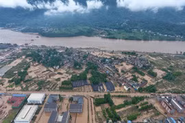 Gallery - Lũ lụt ở Trung Quốc  - image 9