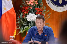 Tổng thống Philippines thừa nhận “cạn” tiền hỗ trợ người dân chống COVID-19