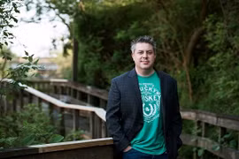 Blogger Matthew Fray: "Vợ bỏ vì tôi không rửa bát"