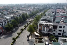 Nhà liền kề Khu đô thị HUD Sơn Tây cơi nới, vi phạm xây dựng