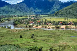 Chiêm ngưỡng phong cảnh đẹp hàng top thế giới của Quảng Bình