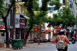 Hà Nội rợp cờ đỏ trước ngày Quốc khánh