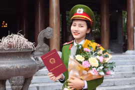 Những bông hồng xinh đẹp của HV Cảnh sát nhân dân