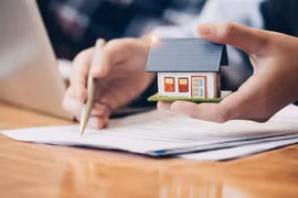 Mua chung cư cần đọc kỹ những điều này kẻo "bút sa gà chết"