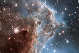 Vũ trụ kỳ bí qua con mắt của Kính viễn vọng Hubble